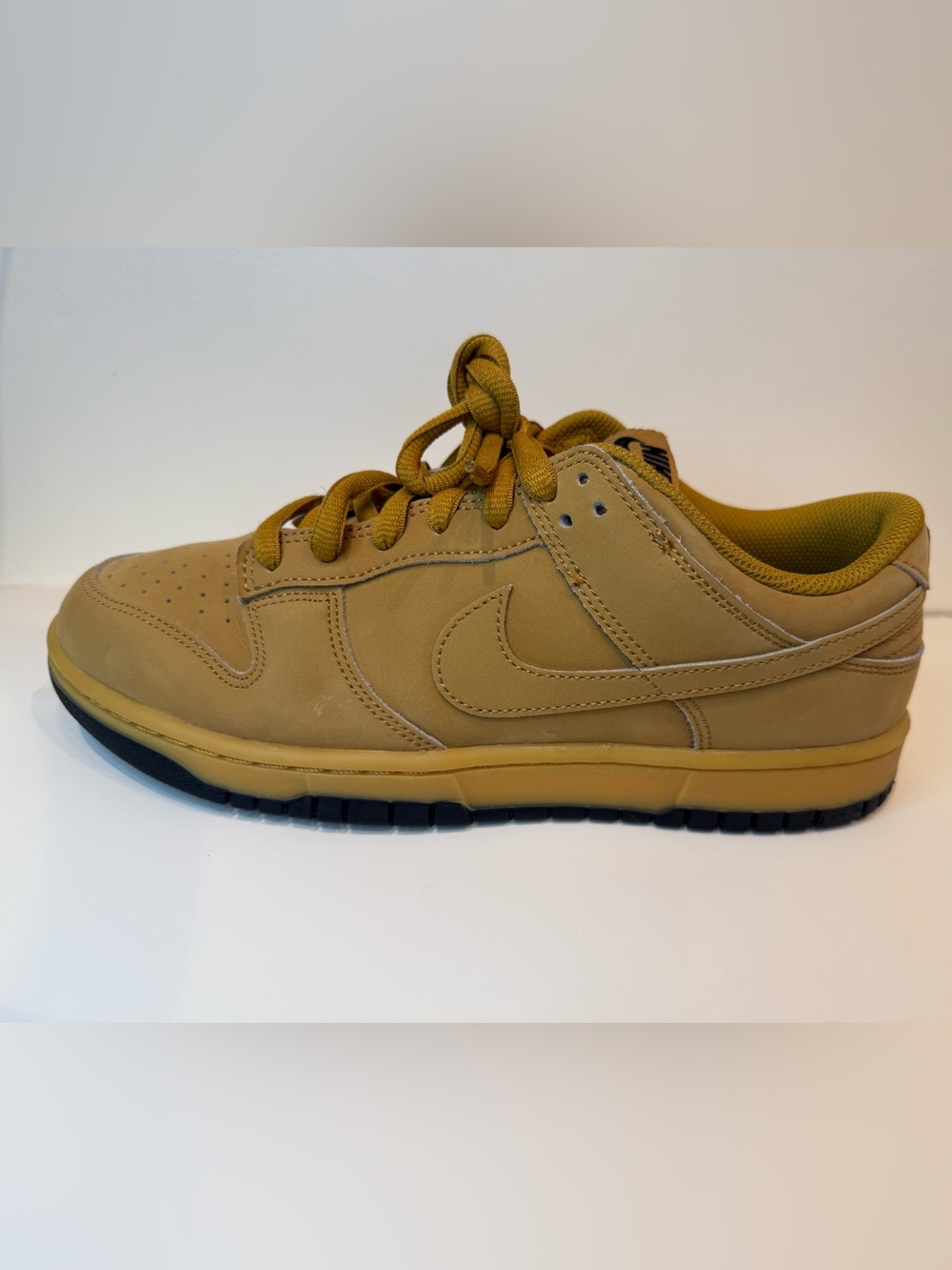 Nike Dunk Low Retro SE Shoes Wheat Black Gum HQ1932-700 Men's Size 9,5